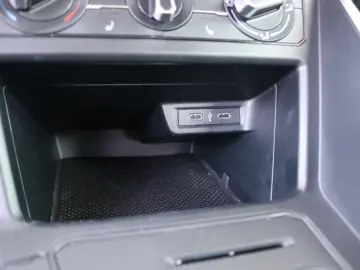 Polo Life 1.0 /LED/SHZ/App-Connect/Klima/PDC/