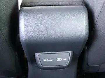 Polo Life 1.0 /LED/SHZ/App-Connect/Klima/PDC/