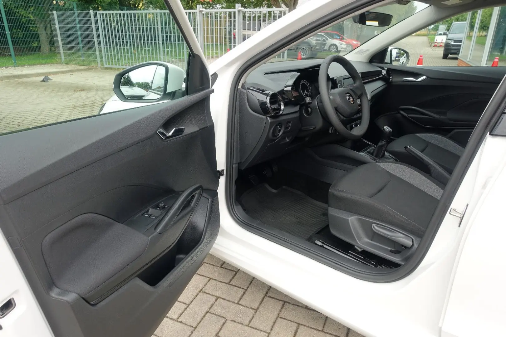 Fabia Active*LED*Assist-Paket*AppleCarPlay*PDC*