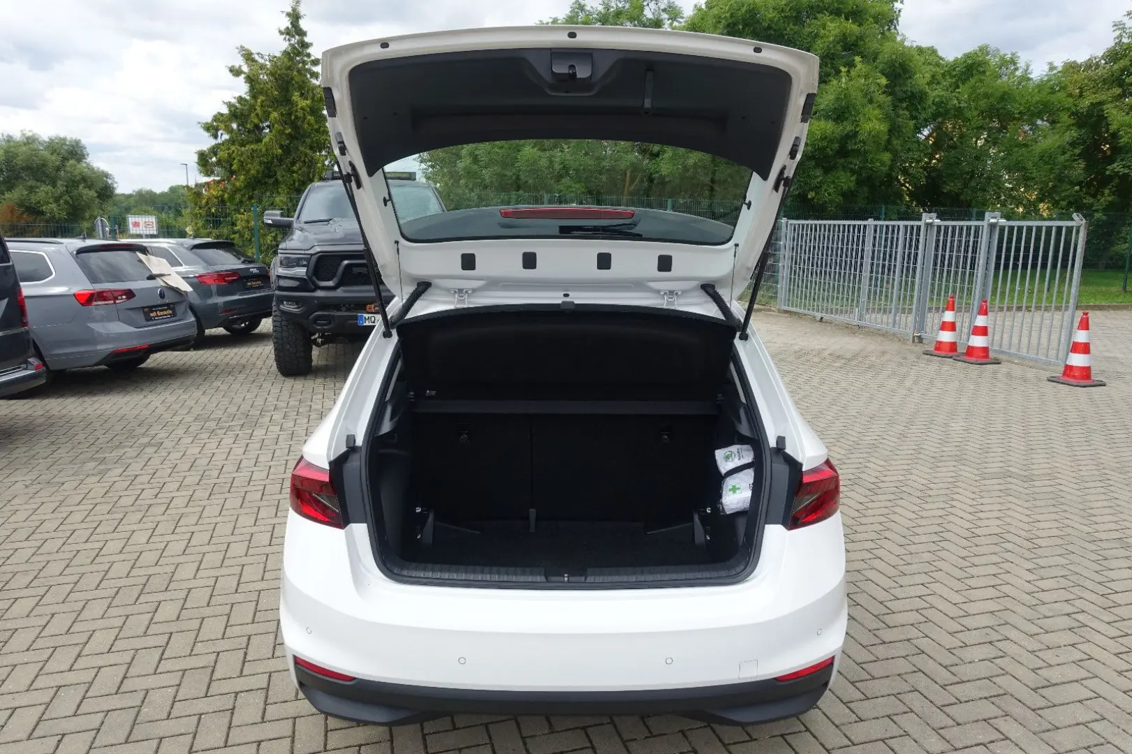 Fabia Active*LED*Assist-Paket*AppleCarPlay*PDC*