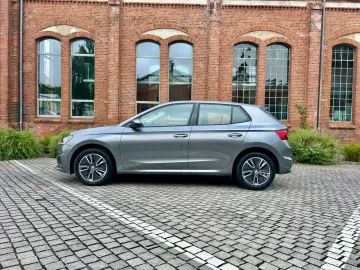 Fabia Tour 70KW,Allu,PDC,Sitzheizung,LED,SpurAsi