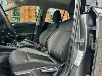 Fabia Tour 70KW,Allu,PDC,Sitzheizung,LED,SpurAsi
