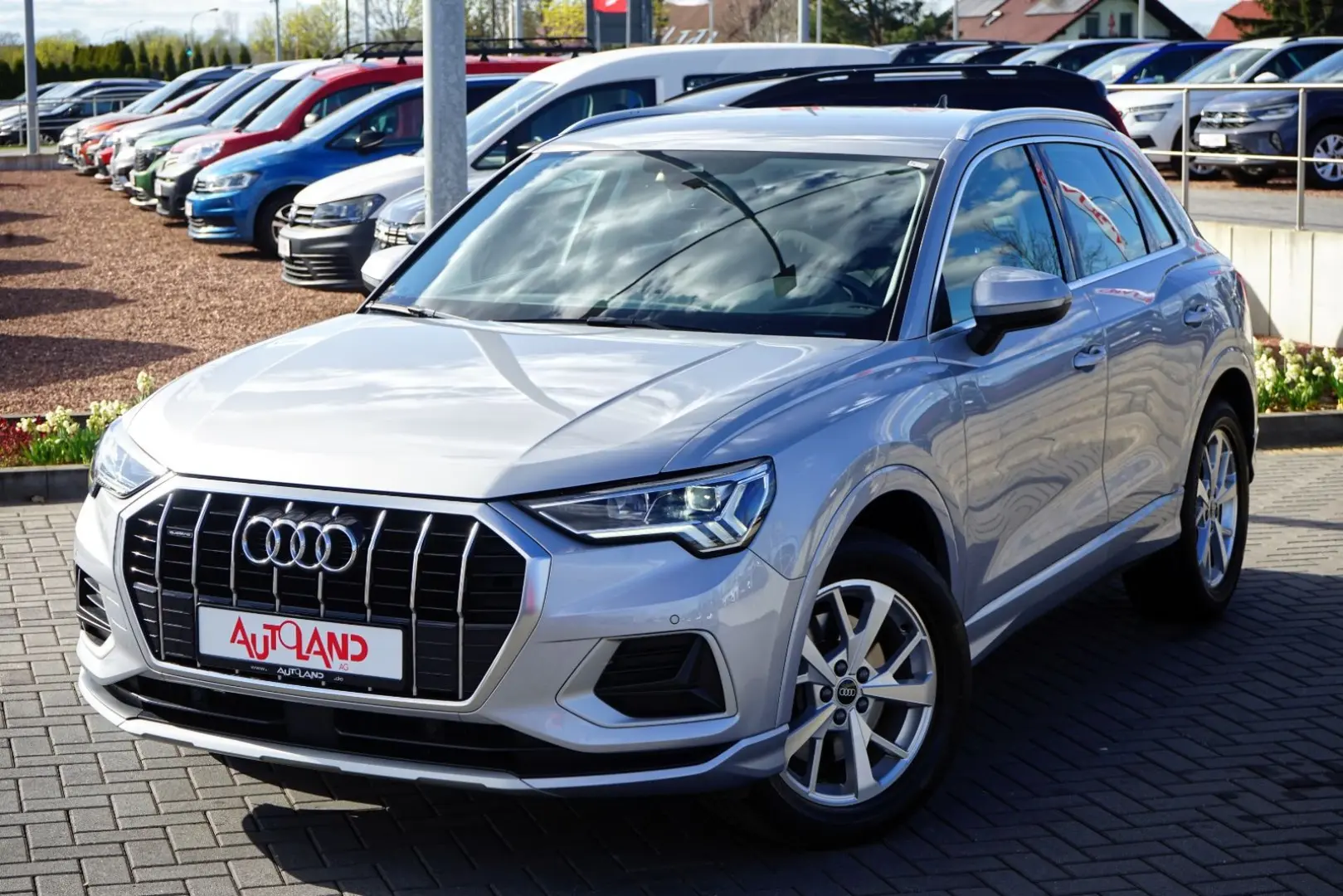 Q3 40 TFSI qu. advanced 18Z  VC APP LED Navi