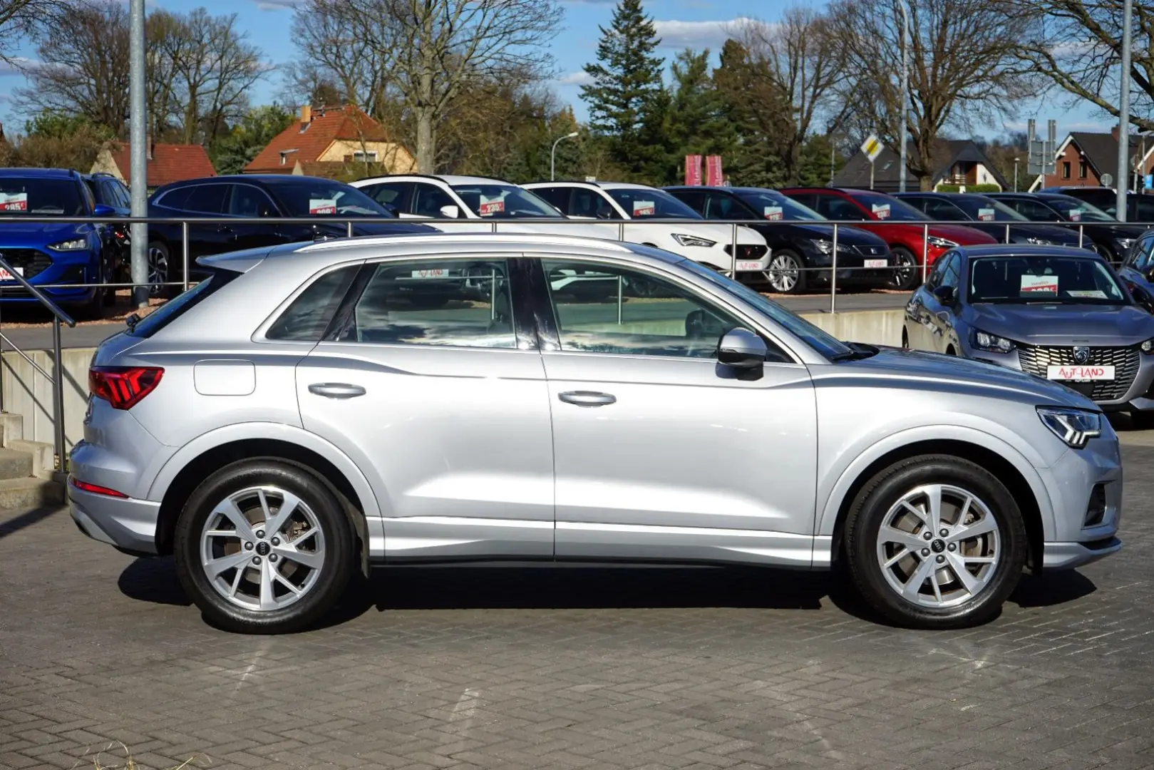 Q3 40 TFSI qu. advanced 18Z  VC APP LED Navi