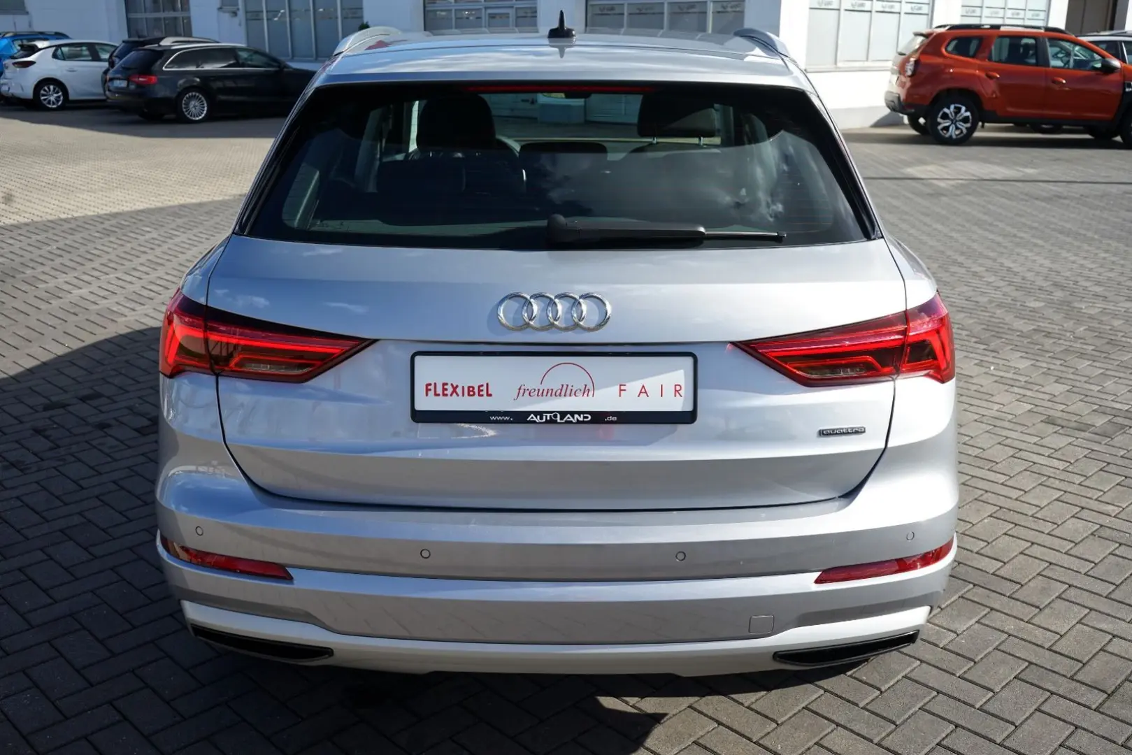 Q3 40 TFSI qu. advanced 18Z  VC APP LED Navi