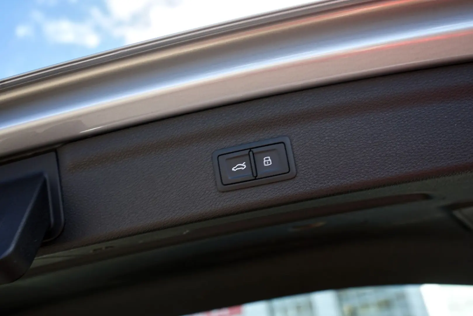Q3 40 TFSI qu. advanced 18Z  VC APP LED Navi