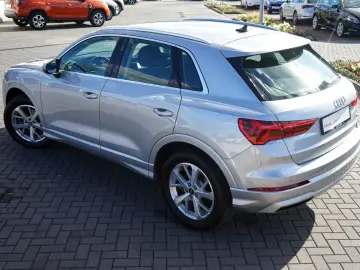 Q3 40 TFSI qu. advanced 18Z  VC APP LED Navi