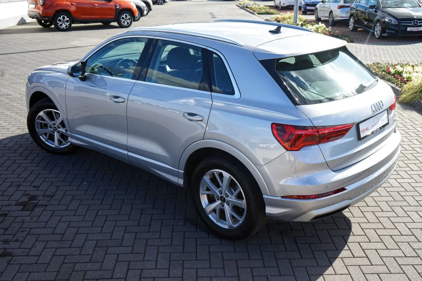 Q3 40 TFSI qu. advanced 18Z  VC APP LED Navi