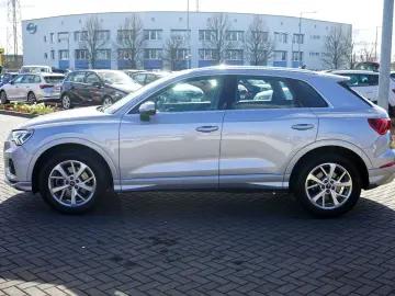 Q3 40 TFSI qu. advanced 18Z  VC APP LED Navi