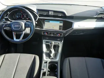 Q3 40 TFSI qu. advanced 18Z  VC APP LED Navi