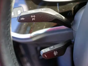 Q3 40 TFSI qu. advanced 18Z  VC APP LED Navi