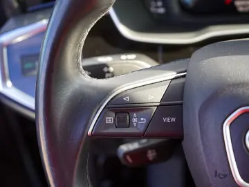Q3 40 TFSI qu. advanced 18Z  VC APP LED Navi