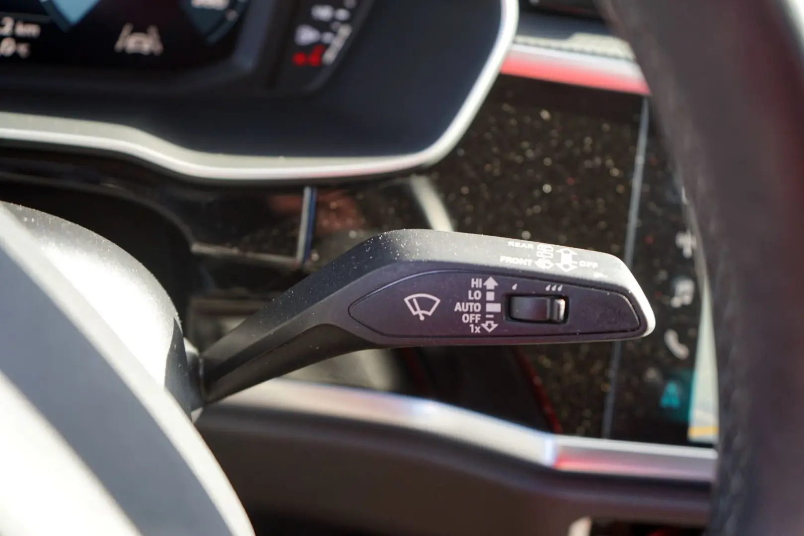 Q3 40 TFSI qu. advanced 18Z  VC APP LED Navi