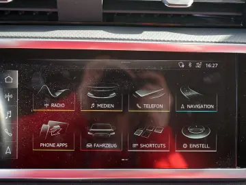 Q3 40 TFSI qu. advanced 18Z  VC APP LED Navi