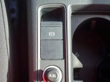 Q3 40 TFSI qu. advanced 18Z  VC APP LED Navi