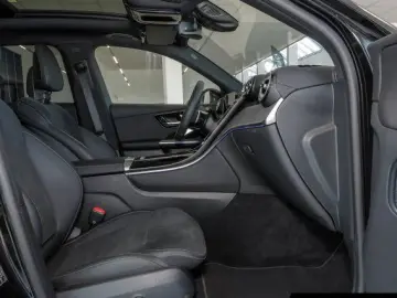 GLC 200 4M AMG Line Pano/Distr./360°/Totw./AHK