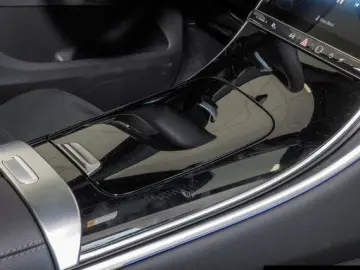GLC 200 4M AMG Line Pano/Distr./360°/Totw./AHK