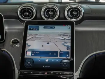 GLC 200 4M AMG Line Pano/Distr./360°/Totw./AHK