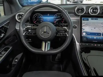 GLC 200 4M AMG Line Pano/Distr./360°/Totw./AHK