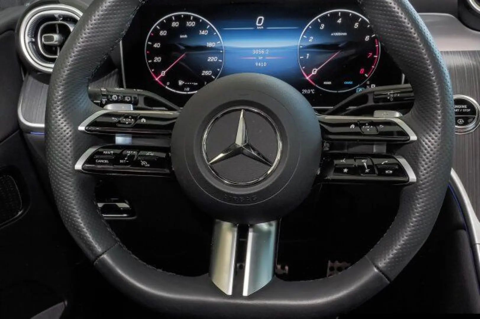 GLC 200 4M AMG Line Pano/Distr./360°/Totw./AHK