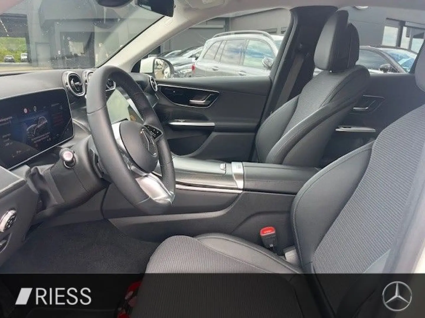 GLC 200 4M Avantgarde Navi LED AHK MBUX Kamera 1