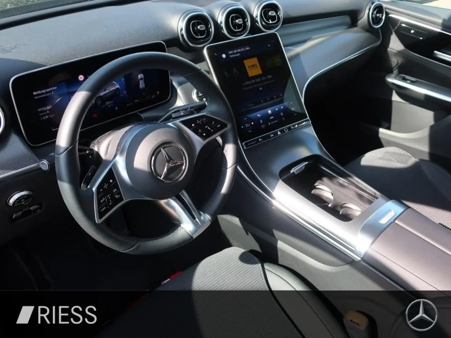 GLC 200 4M Avantgarde Navi LED AHK MBUX Kamera 1