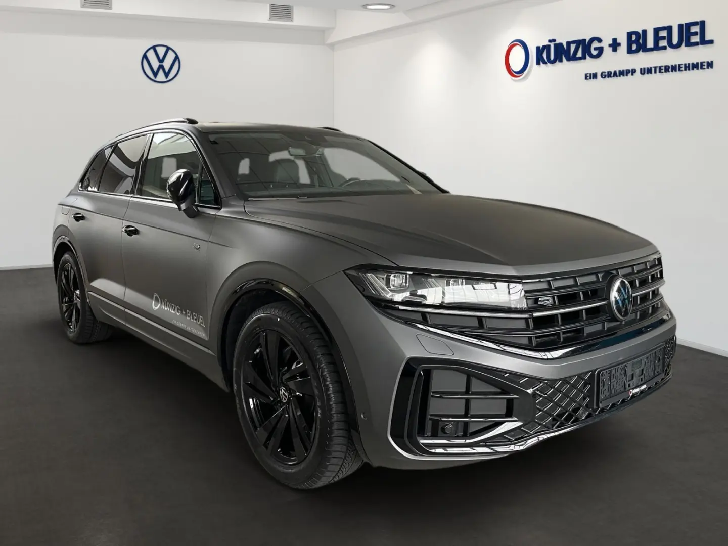 Touareg R-Line 3,0 TDI Nav*Pano*StHzg*Niveau*Dyn