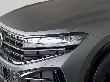 Touareg R-Line 3,0 TDI Nav*Pano*StHzg*Niveau*Dyn