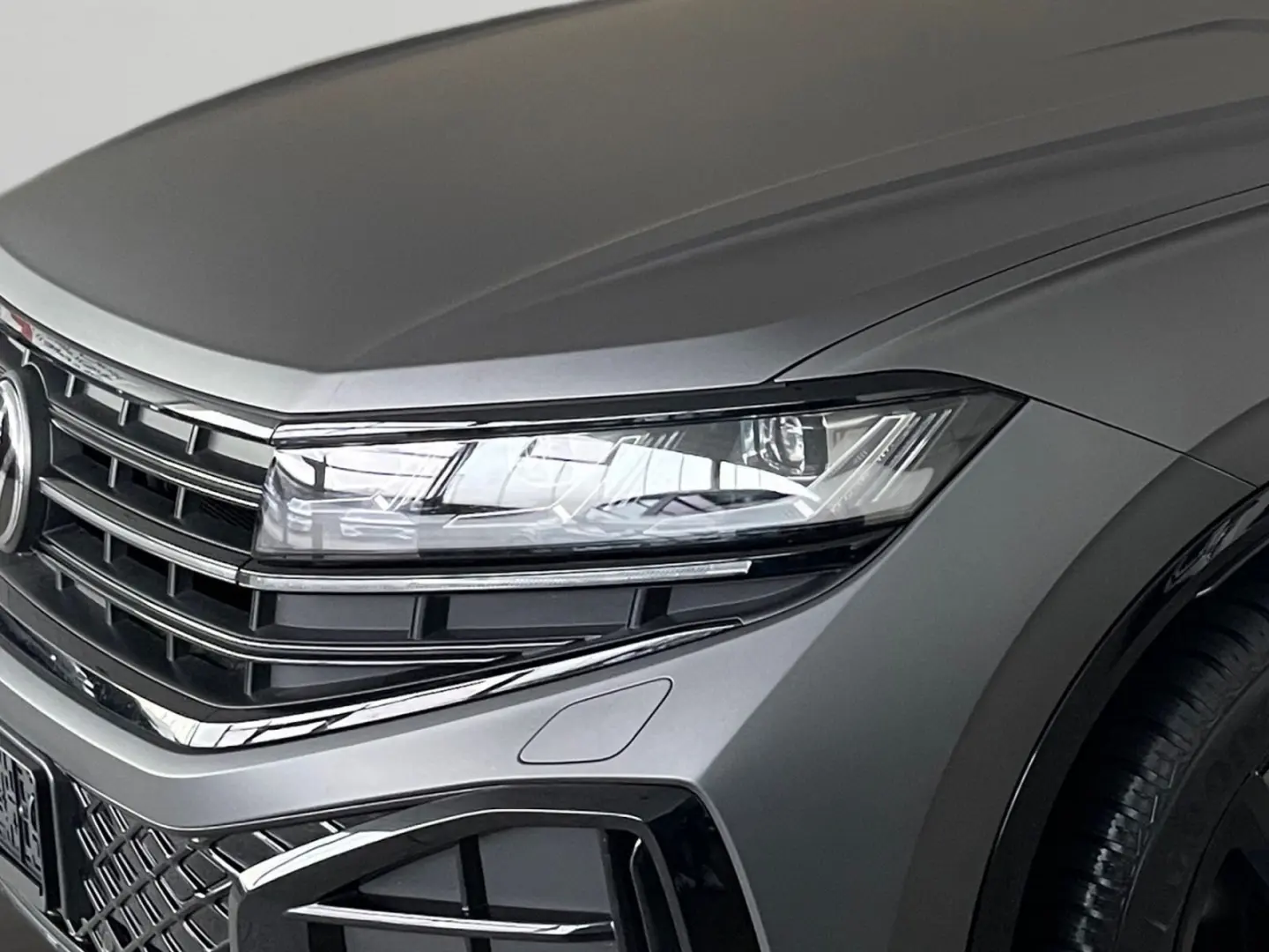 Touareg R-Line 3,0 TDI Nav*Pano*StHzg*Niveau*Dyn