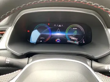 Captur R.S. LINE E-TECH PLUG-IN 160 NAVI+LED+SHZ