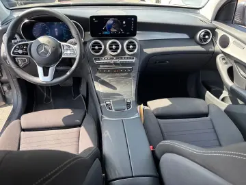 GLC300e 4M 360 KEYGO LED CARPLAY NAVI DIGITAL-TA