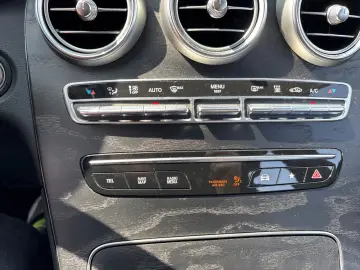 GLC300e 4M 360 KEYGO LED CARPLAY NAVI DIGITAL-TA