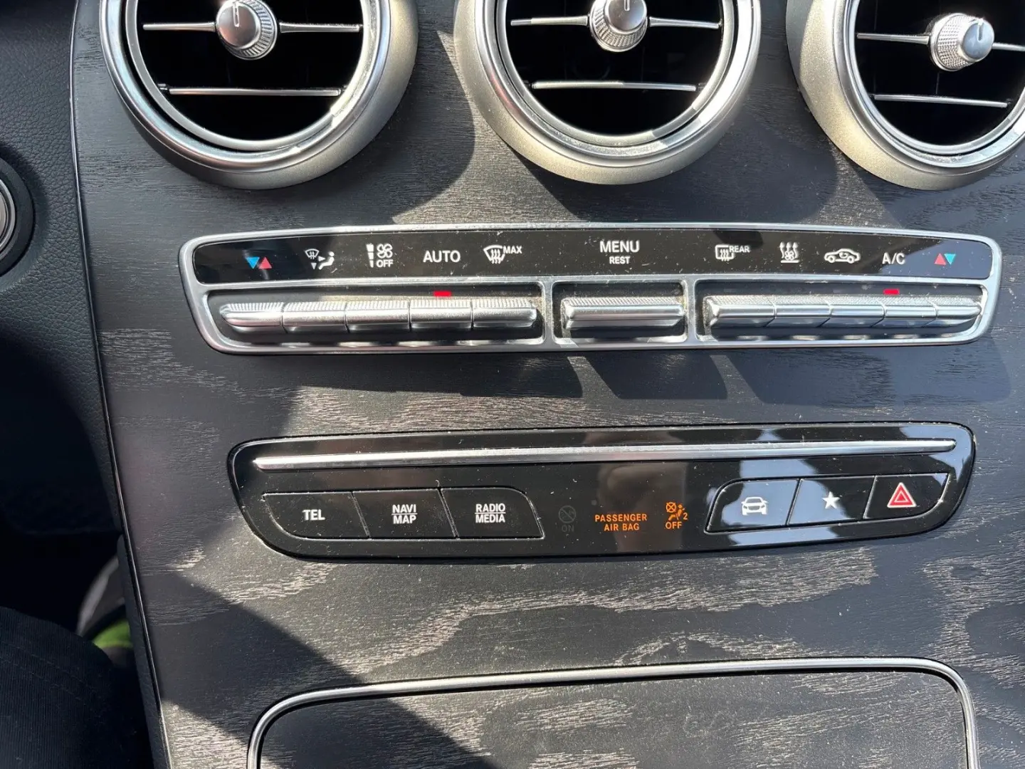 GLC300e 4M 360 KEYGO LED CARPLAY NAVI DIGITAL-TA