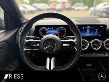 GLB 220 d 4M AMG Sport Pano AHK 7 Sitze Ambi 360