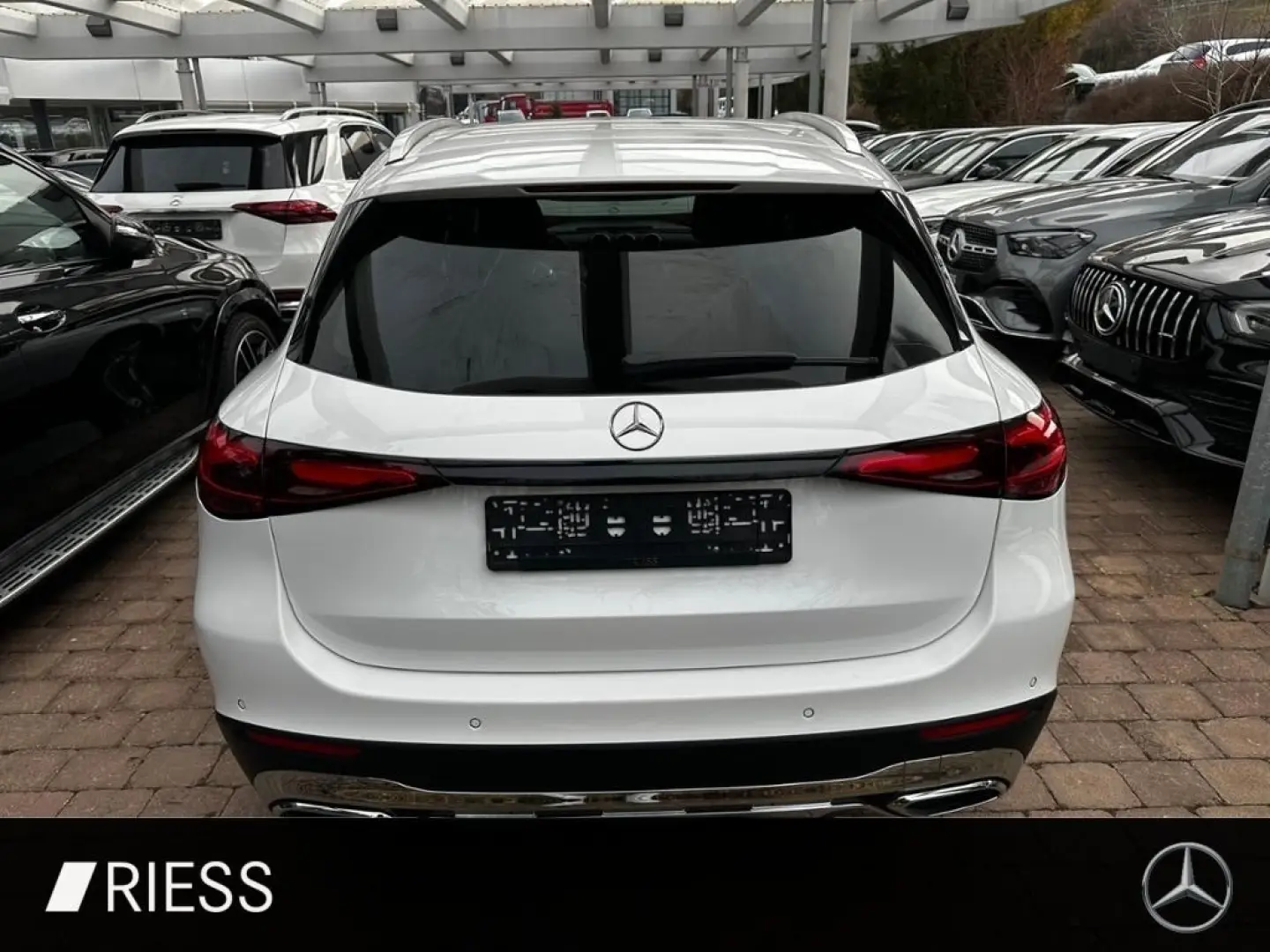 GLC 200 4M PDC SHZ LED SpurH Navi LM el.Heck