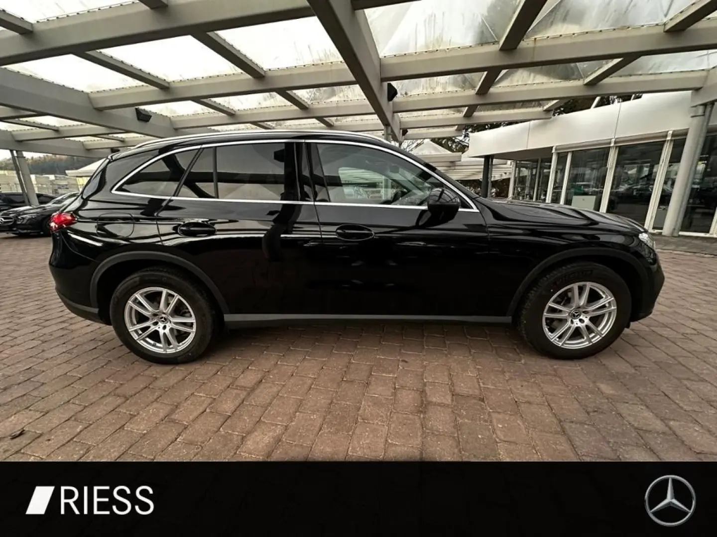 GLC 200 4M PDC SHZ LED SpurH Navi LM el.Heck