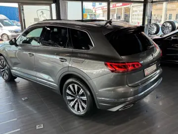 Touareg 3.0 Elegance eHybrid*4M*Pano*Luft*Matrix