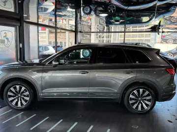 Touareg 3.0 Elegance eHybrid*4M*Pano*Luft*Matrix