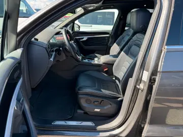 Touareg 3.0 Elegance eHybrid*4M*Pano*Luft*Matrix