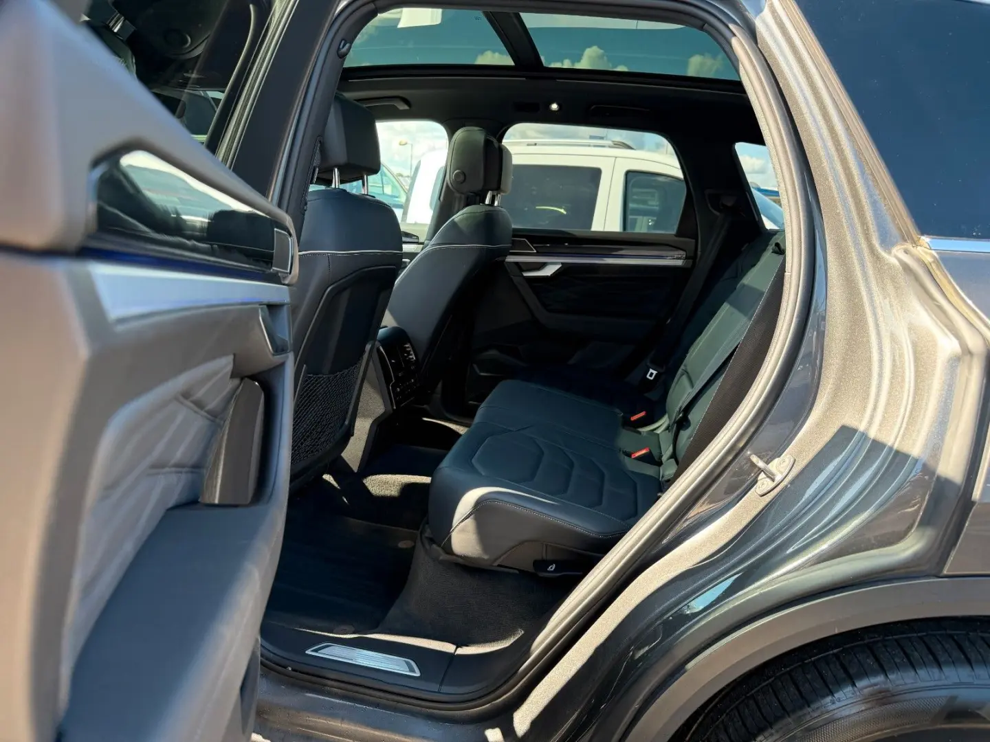 Touareg 3.0 Elegance eHybrid*4M*Pano*Luft*Matrix