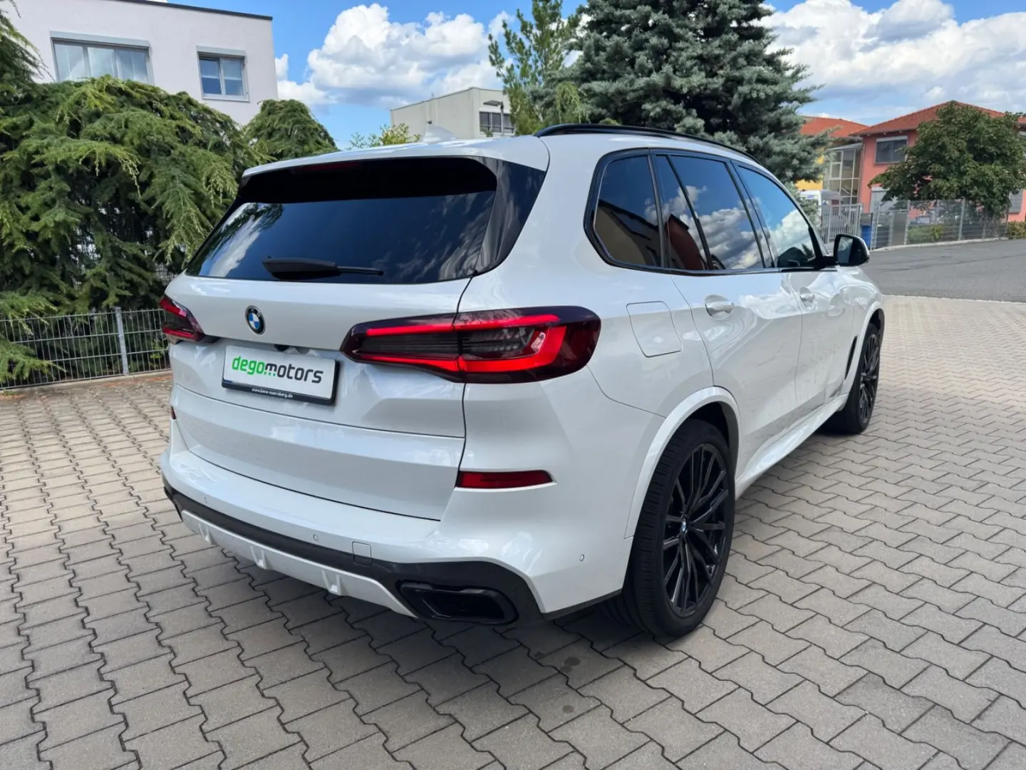 X5 M50i*MASSAGE*SKY LOUNGE*