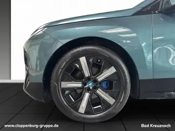iX xDrive40 Head-Up+AHK+StHz+StKlima+Navi+ACC