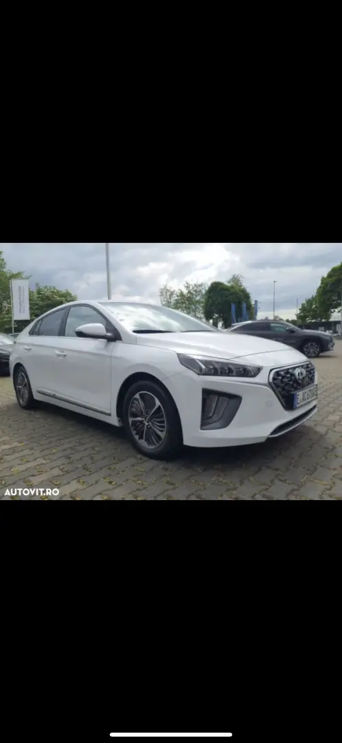 HYUNDAI IONIQ - plug in Hybrid 2022 / 9200km