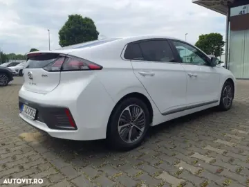 HYUNDAI IONIQ - plug in Hybrid 2022 / 9200km