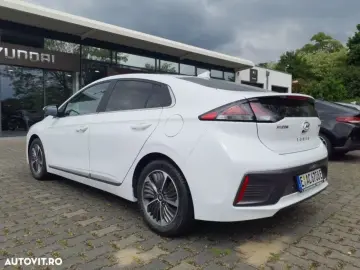 HYUNDAI IONIQ - plug in Hybrid 2022 / 9200km
