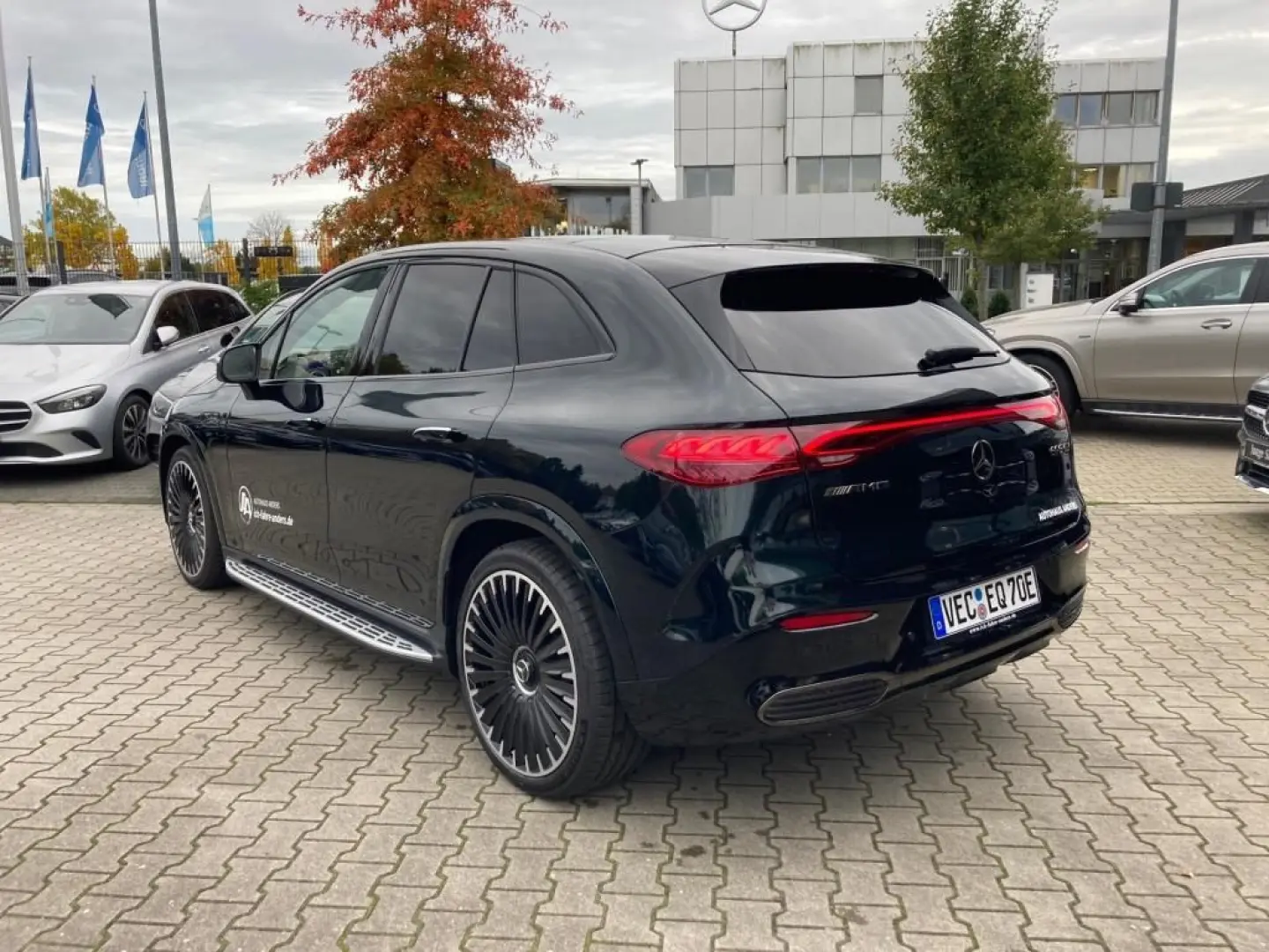 EQE 43 AMG SUV 4M +SHZ+Pano+AHK+HUD+S-Sitz+ACC