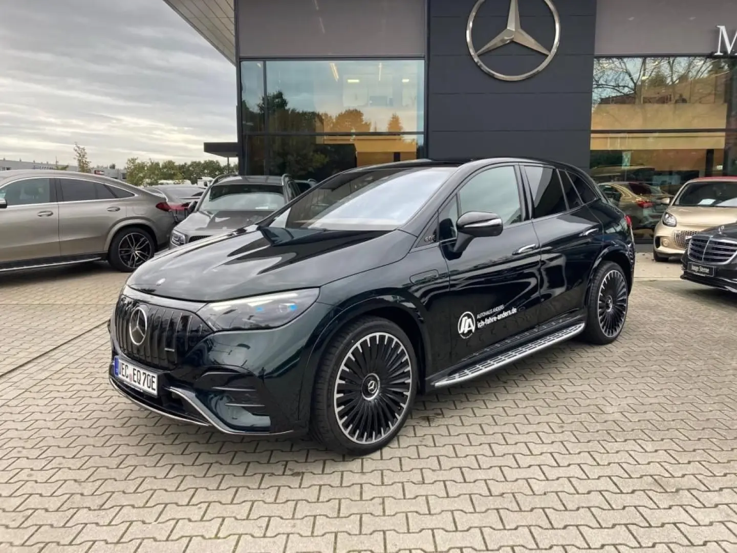 EQE 43 AMG SUV 4M +SHZ+Pano+AHK+HUD+S-Sitz+ACC