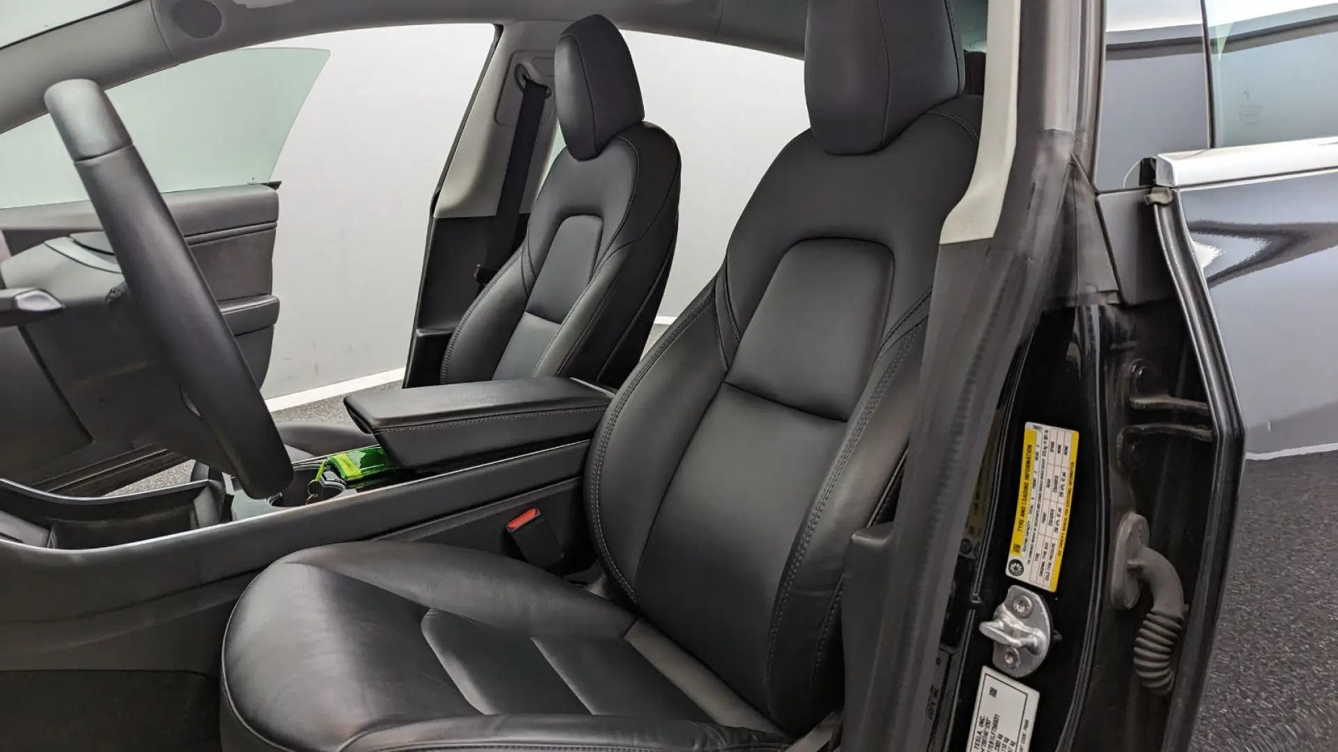 Model 3 Long Range Dual AWD*PANO*BLACK/BLACK