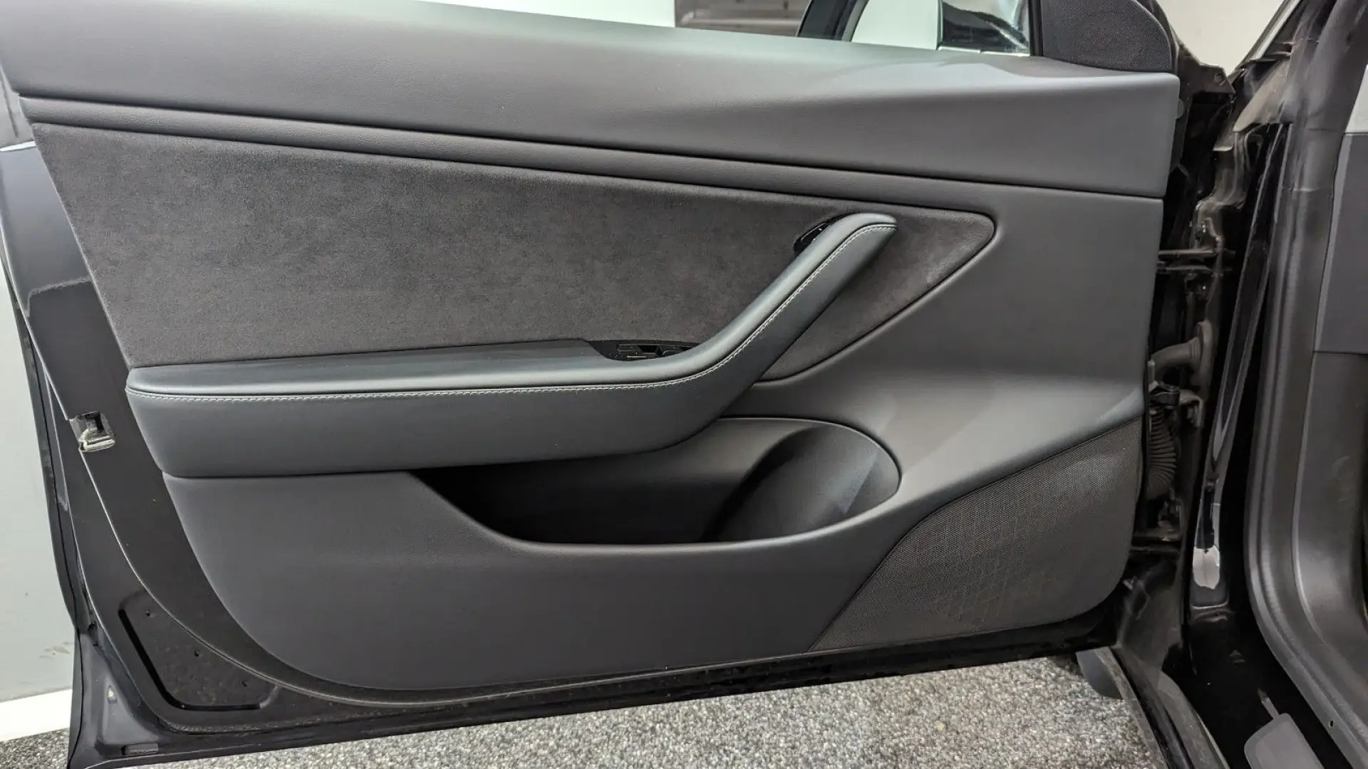 Model 3 Long Range Dual AWD*PANO*BLACK/BLACK
