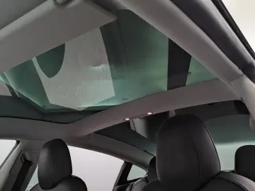Model 3 Long Range Dual AWD*PANO*BLACK/BLACK